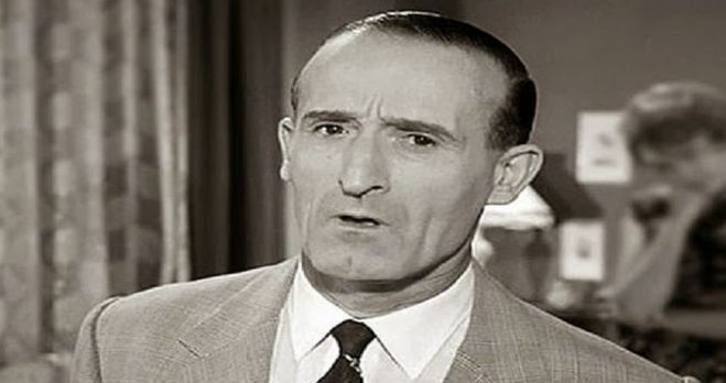 &Nu;ί&kappa;&omicron;&sigmaf; &Sigma;&tau;&alpha;&upsilon;&rho;ί&delta;&eta;&sigmaf;: &laquo;&Alpha;&alpha;ά&chi;&omicron;&upsilon; &kappa;&alpha;&iota; &delta;&epsilon;&nu; &mu;&epsilon; &nu;&omicron;&iota;ά&zeta;&epsilon;&iota;!&raquo;