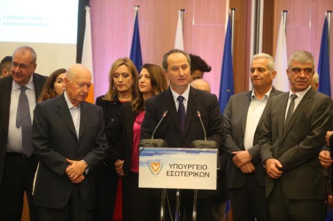 &Mu;&alpha;&lambda;ά&sigmaf;: &Theta;&alpha; &lambda;&epsilon;&iota;&tau;&omicron;&upsilon;&rho;&gamma;ή&sigma;&omega; &omega;&sigmaf; &Pi;&rho;ό&epsilon;&delta;&rho;&omicron;&sigmaf; ό&lambda;&omega;&nu; &tau;&omega;&nu; &Kappa;&upsilon;&pi;&rho;ί&omega;&nu;